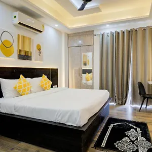 The Empire Studioz Golf Course Road With Kitchen & Balcony One Horizon Center Paras Hospital Cyber Hotel