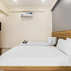 Townhouse Infinity Near Appu Ghar Hotel