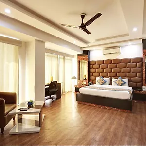 Grand Manor Hotel